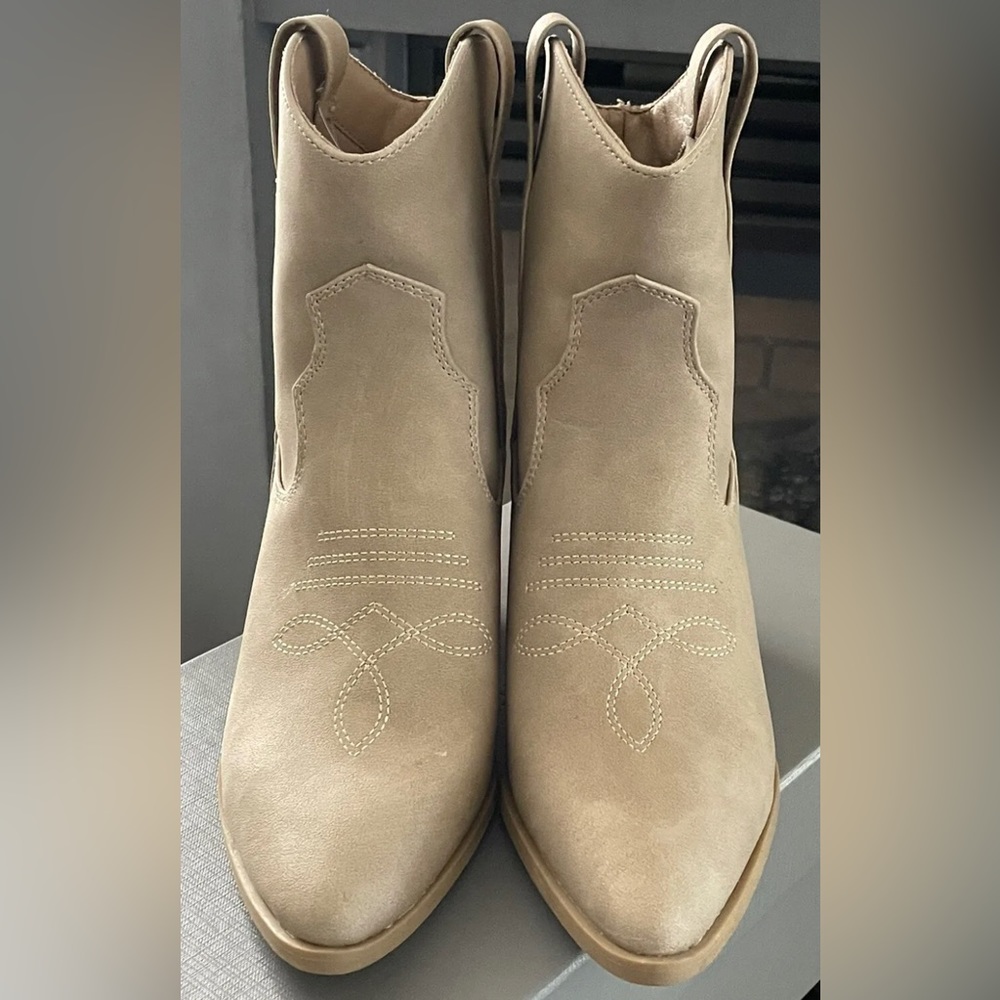 NWOT RACHEL ZOE rocky taupe boots size 10 no box - Picture 5 of 12